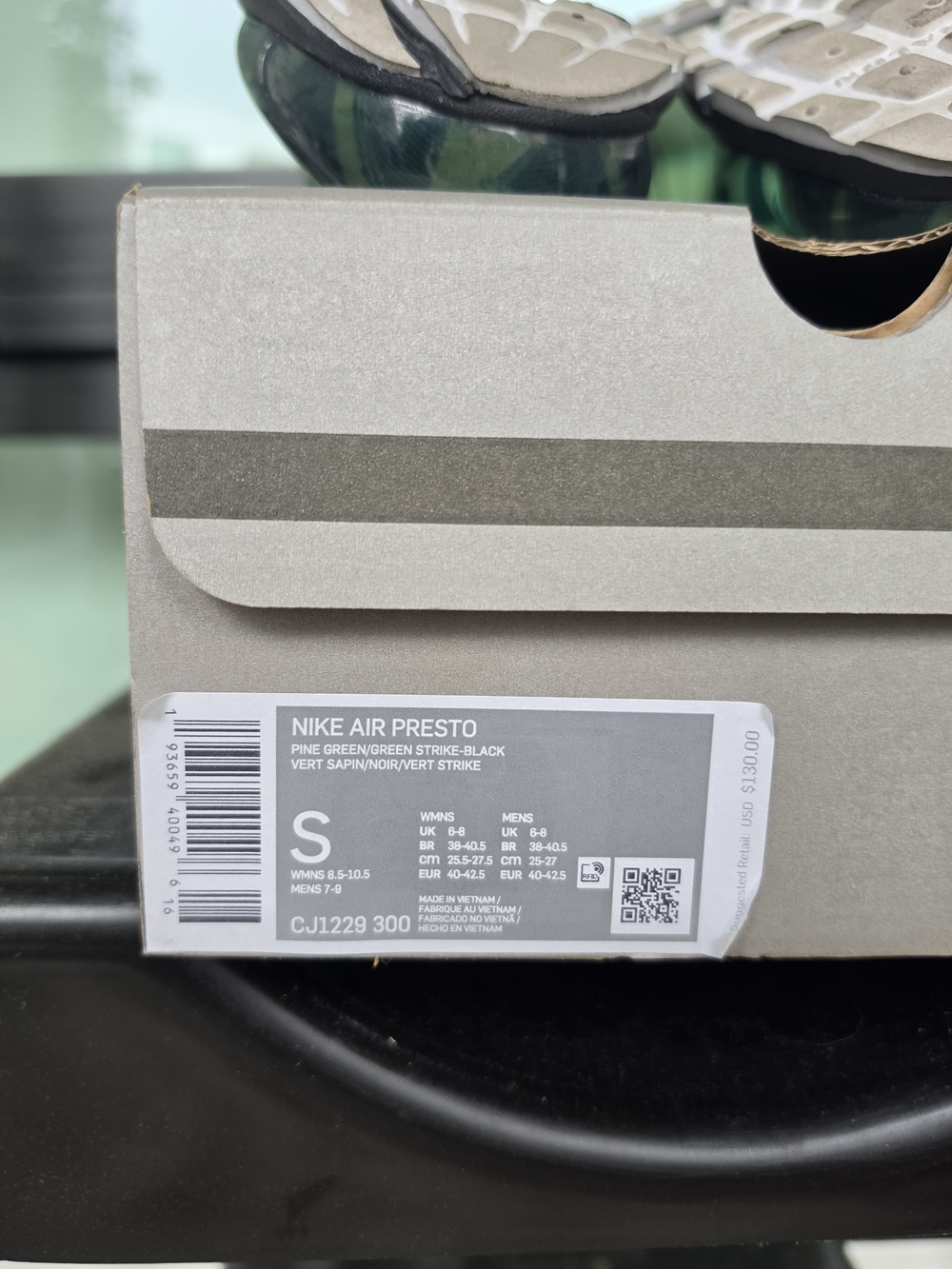 Nike Presto Green Geometric Athletic Sneakers - Picture 6 of 6
